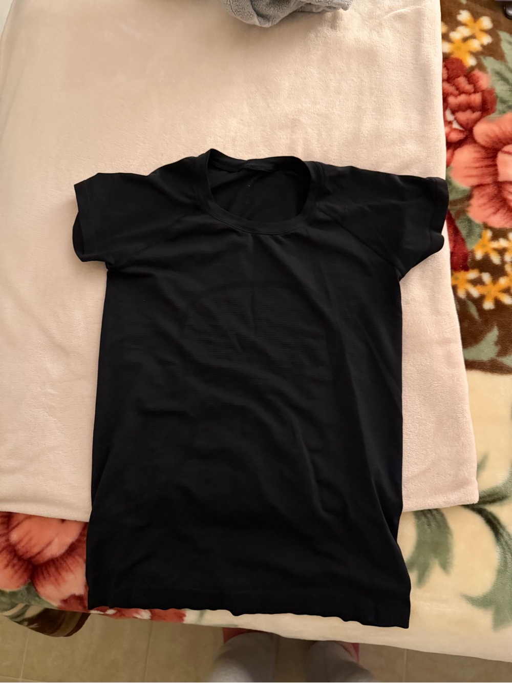 lululemon athletica Black Short Sleeve Crew Tee